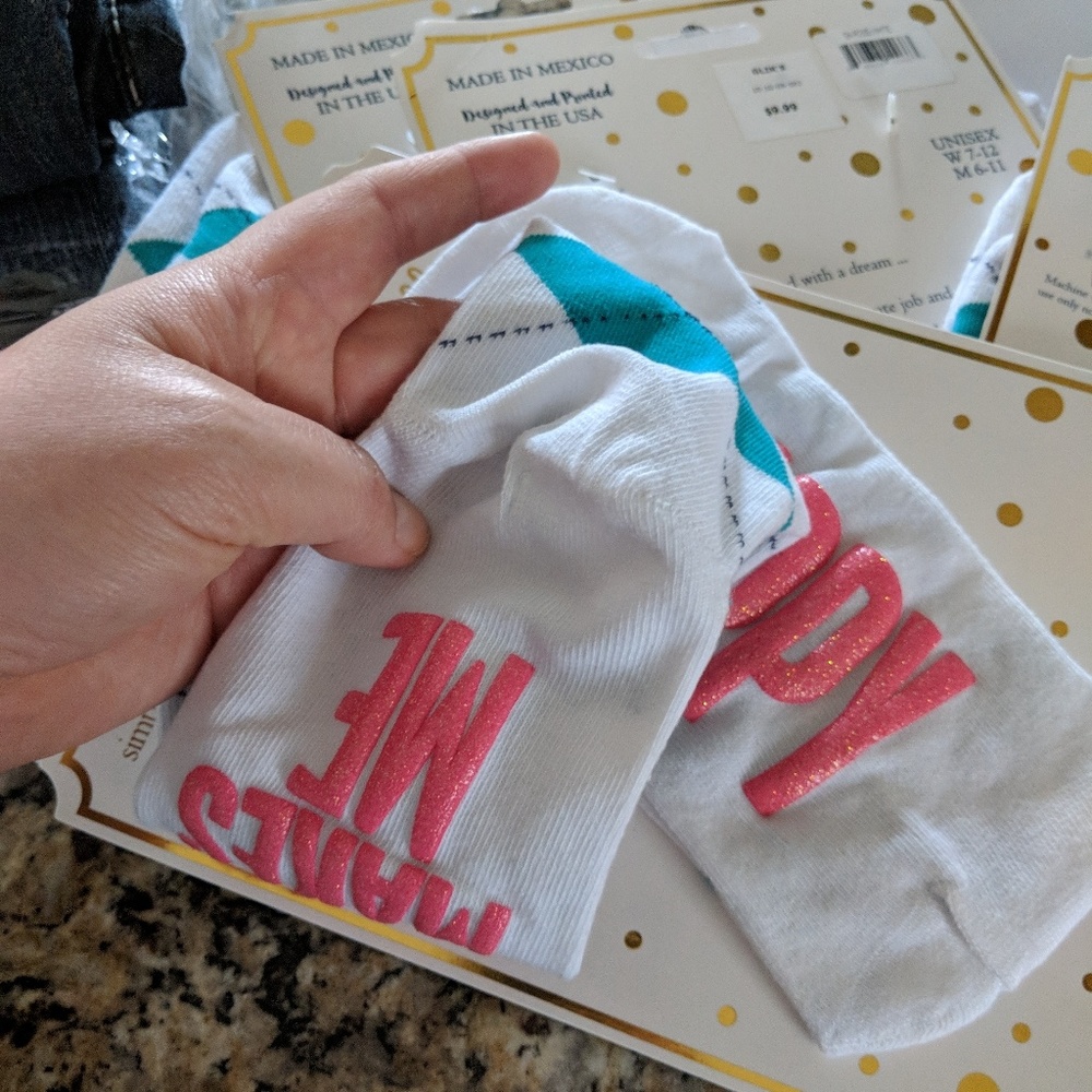 1 left!!! NEW! Rosé Makes Me Happy socks - Picture 3 of 4